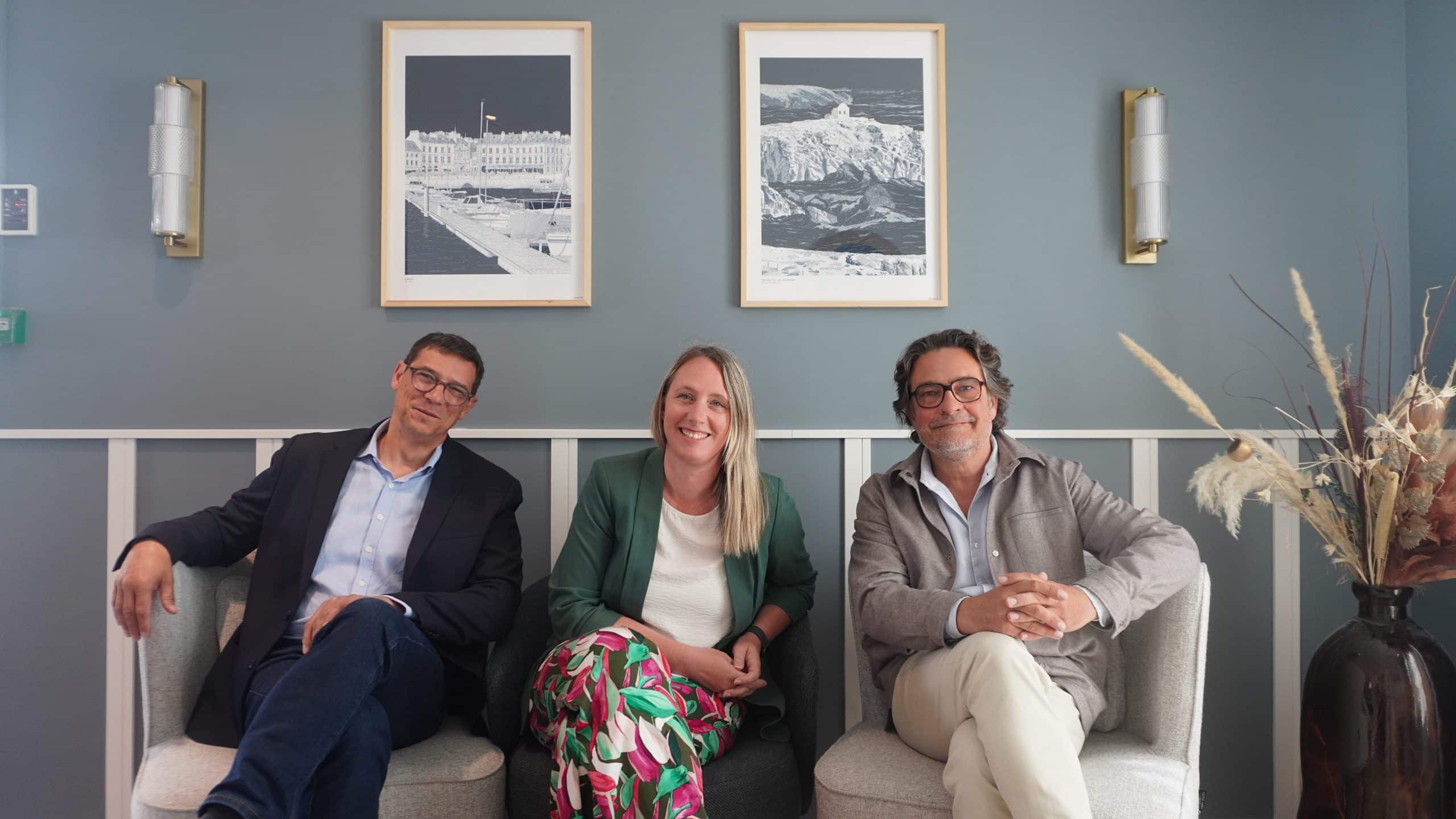 Jérôme CLARYSSE, Dorine BASTIANELLI et Alain HYVERNAT réunis pour concrétiser le partenariat entre RCA et JustaxX