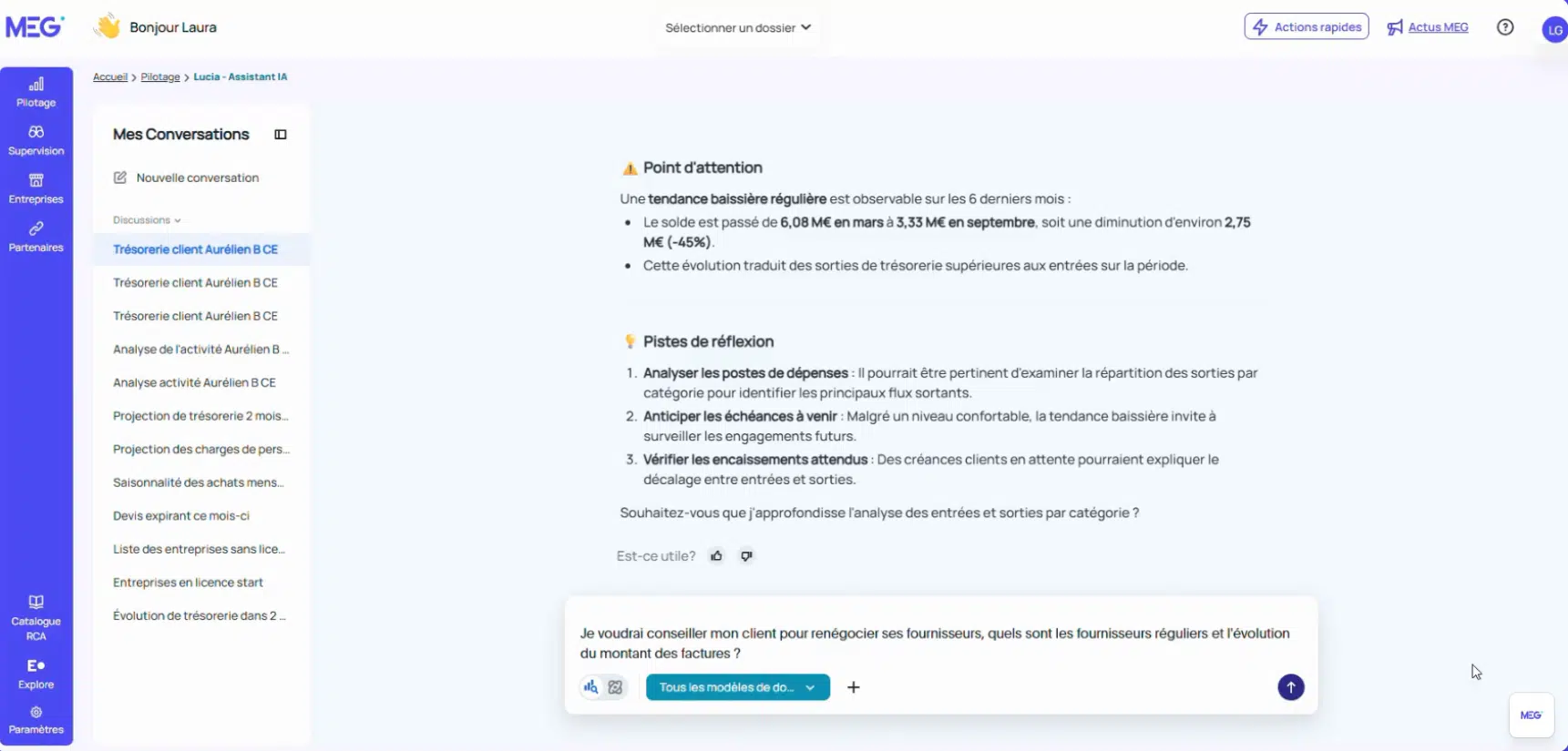 Visuel montrant une capture d'écran de Lucia, l'assistant IA dans MEG